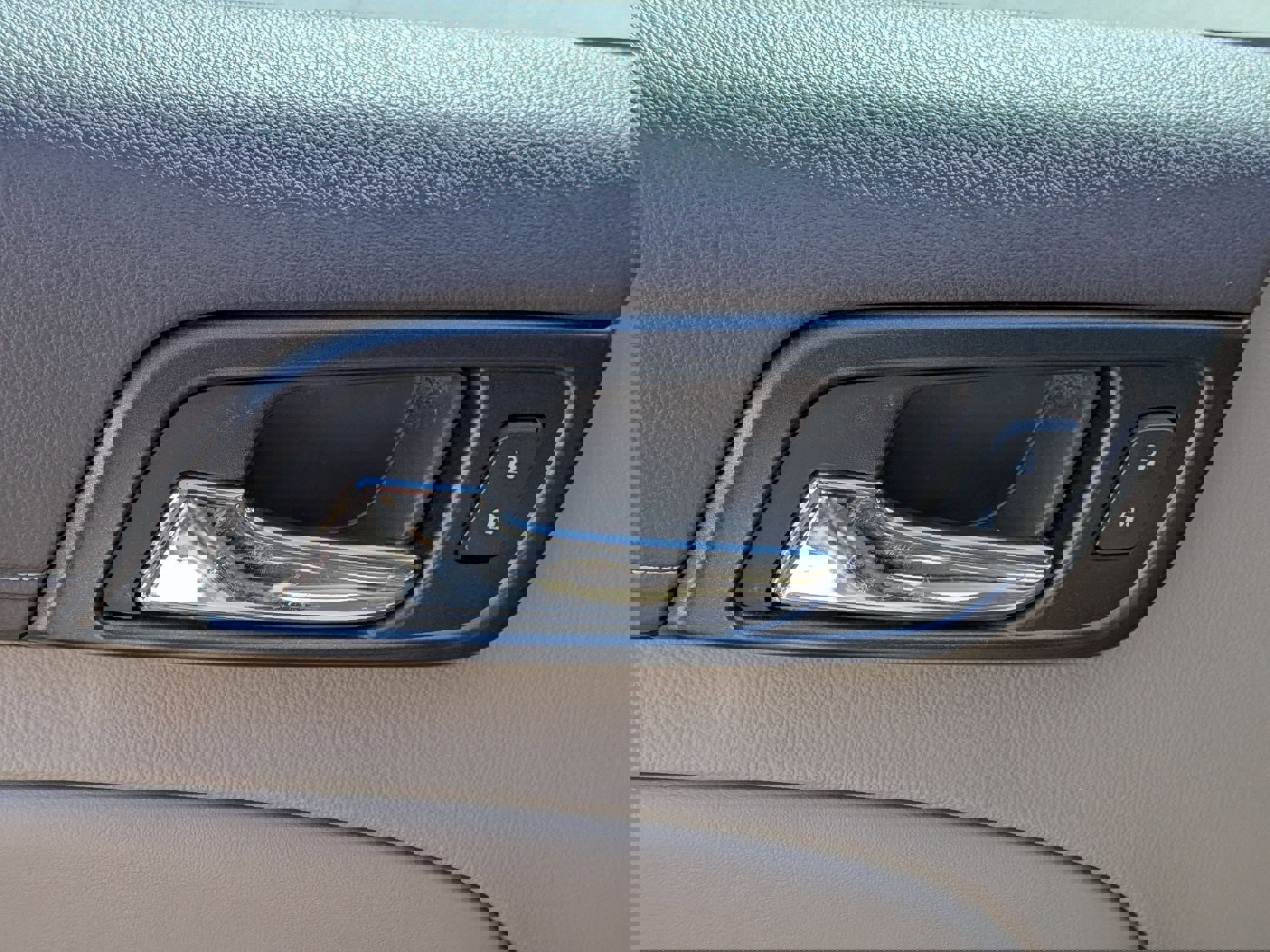 Used 2019 GMC Yukon SLT w/ Premium Edition image 13