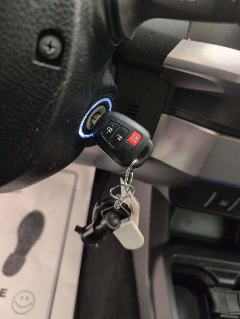 Used 2020 Toyota Tacoma SR5 image 39