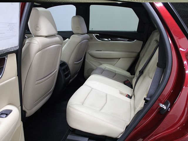 Used 2017 Cadillac XT5 Luxury w/ Driver Awareness Package image 15