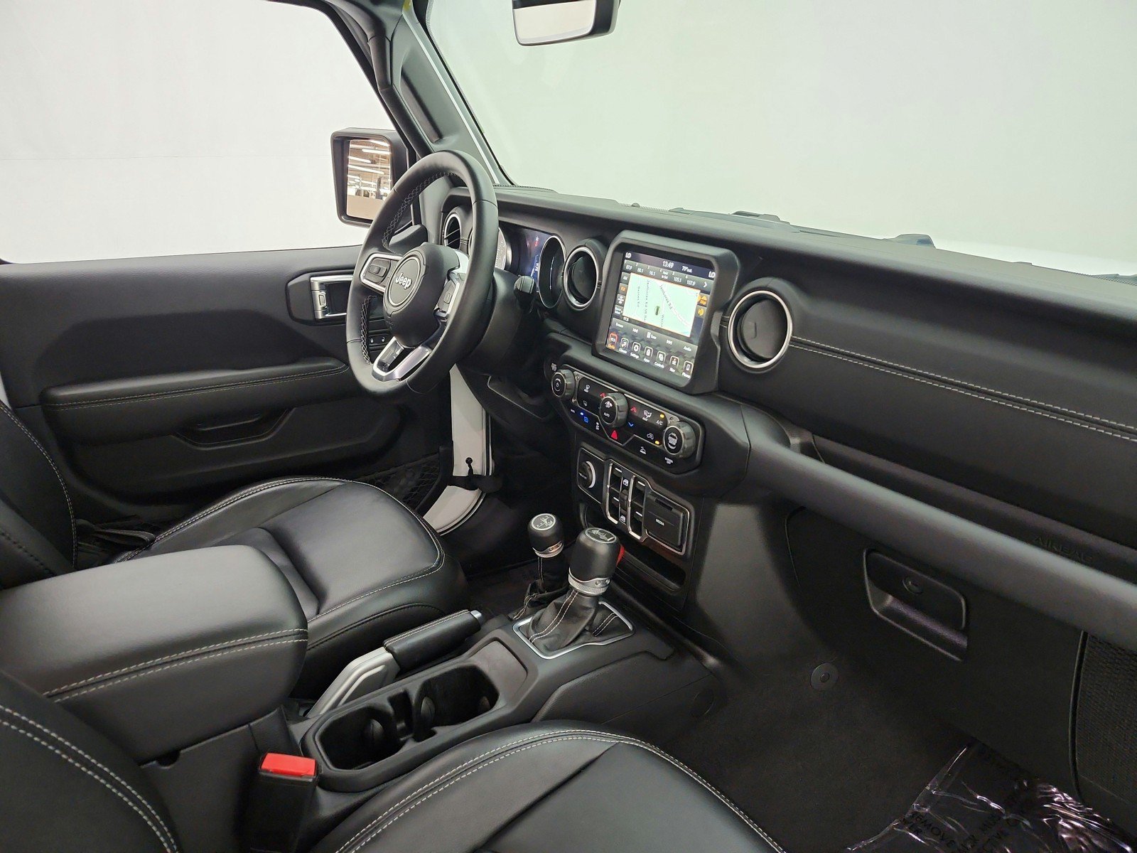 Used 2021 Jeep Wrangler Unlimited Sahara w/ Dual Top Group AWD/4WD image 17