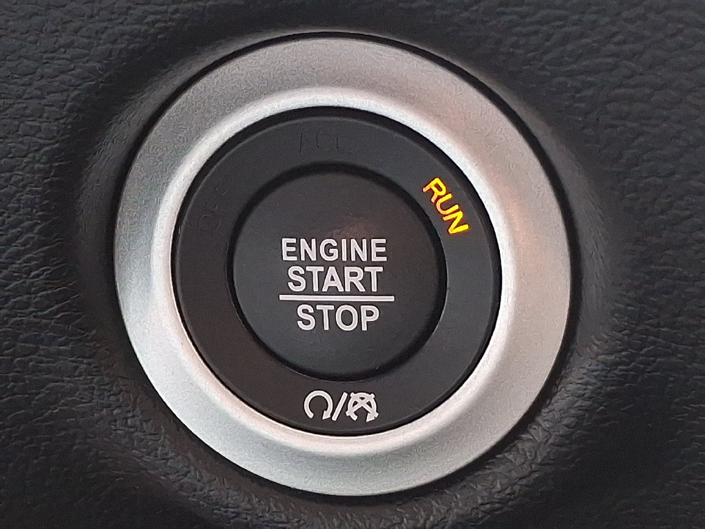 Used 2025 Chrysler Pacifica Select FWD image 19