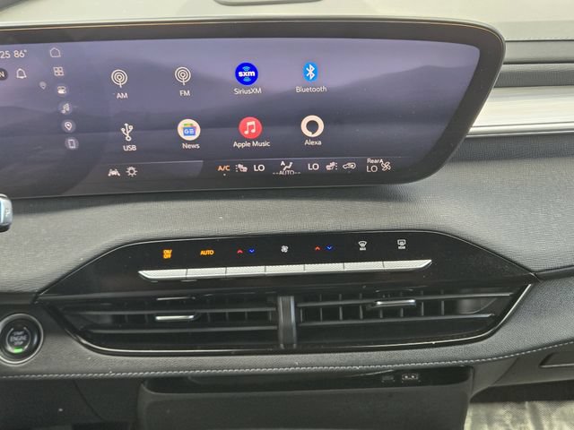 Used 2025 Buick Enclave Preferred AWD/4WD image 17