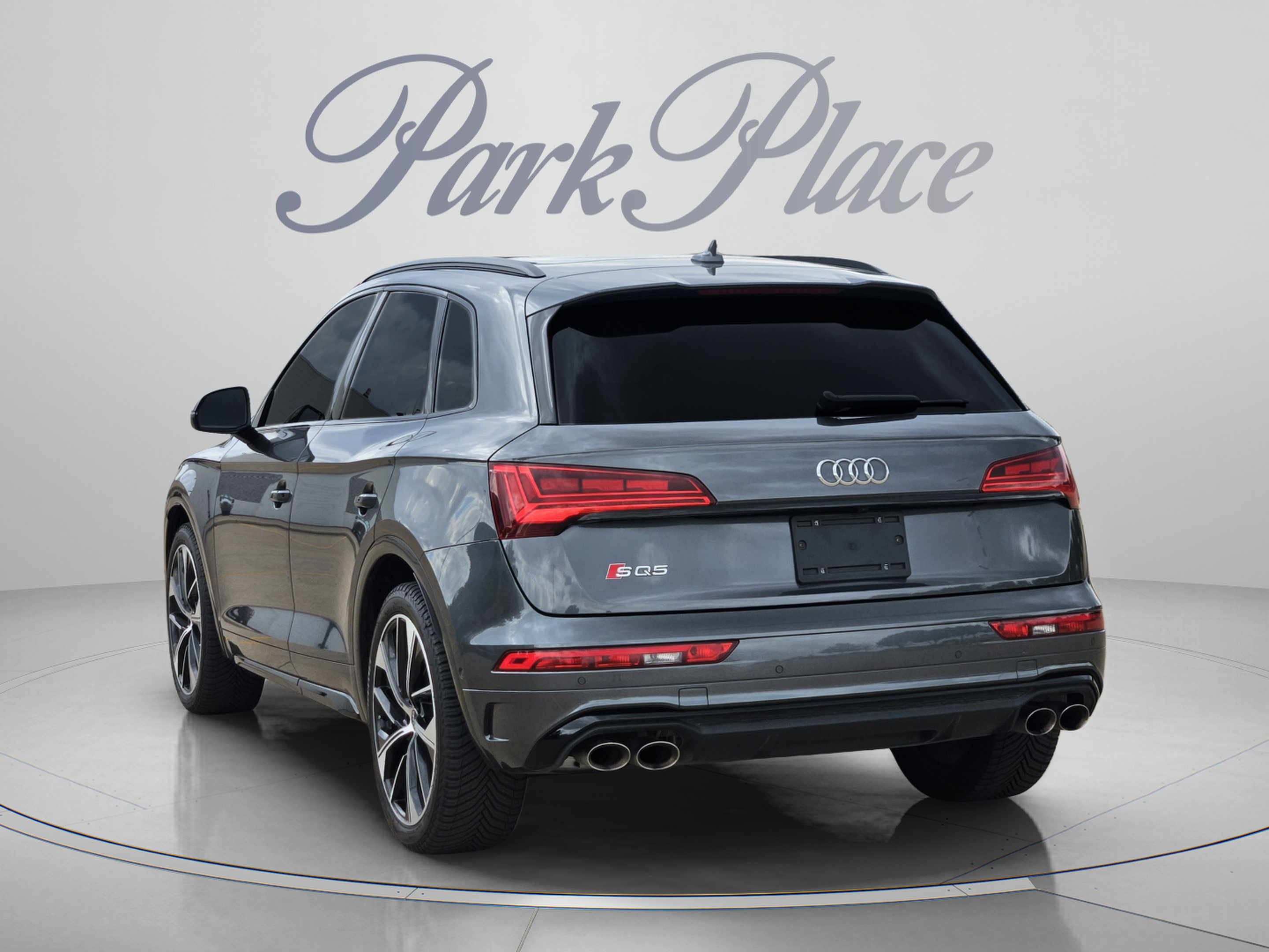 Used 2024 Audi SQ5 Prestige AWD/4WD image 3