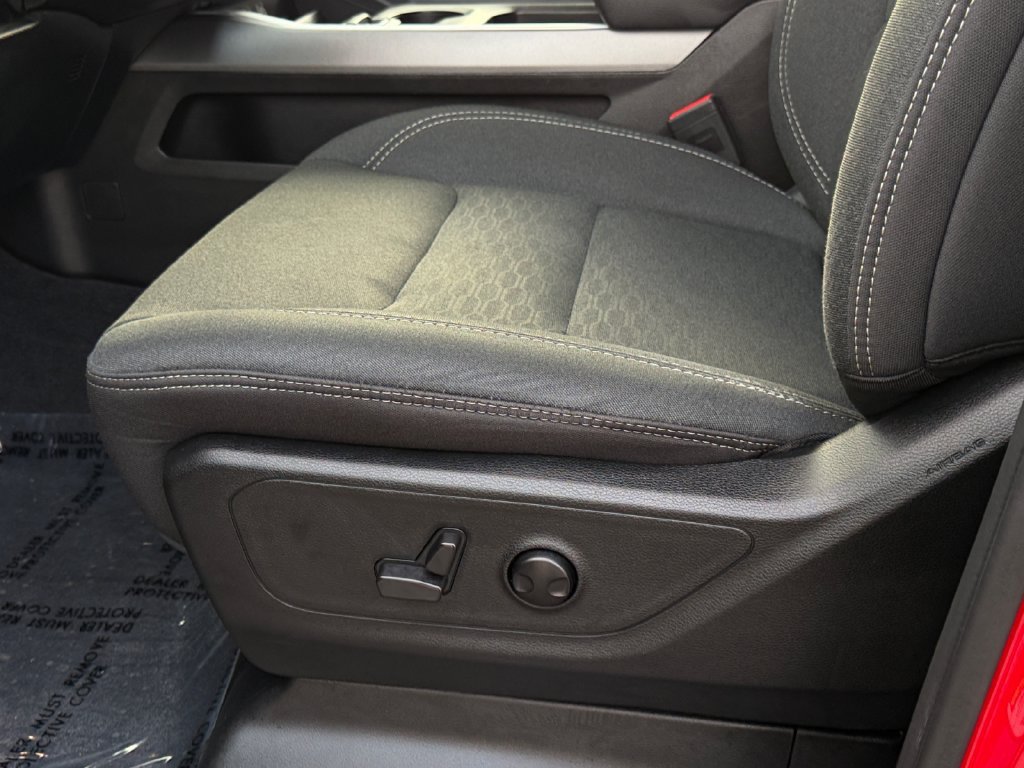 Used 2025 RAM 1500 Big Horn AWD/4WD image 17
