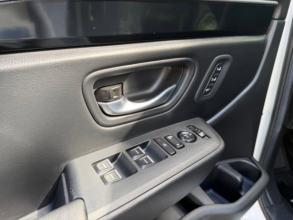 Certified 2025 Honda Pilot Touring image 18