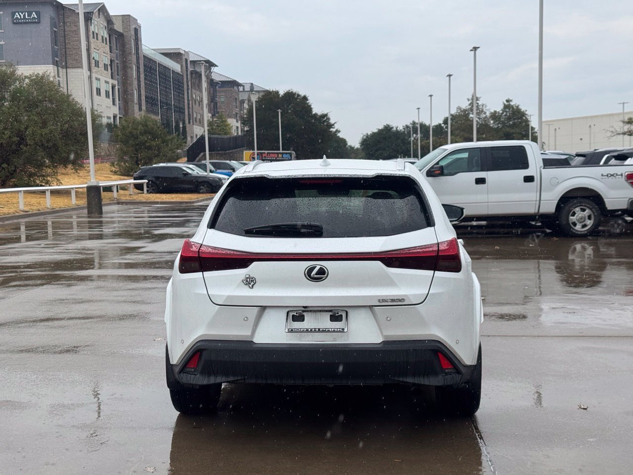 Used 2022 Lexus UX 200 w/ Premium Package FWD image 5