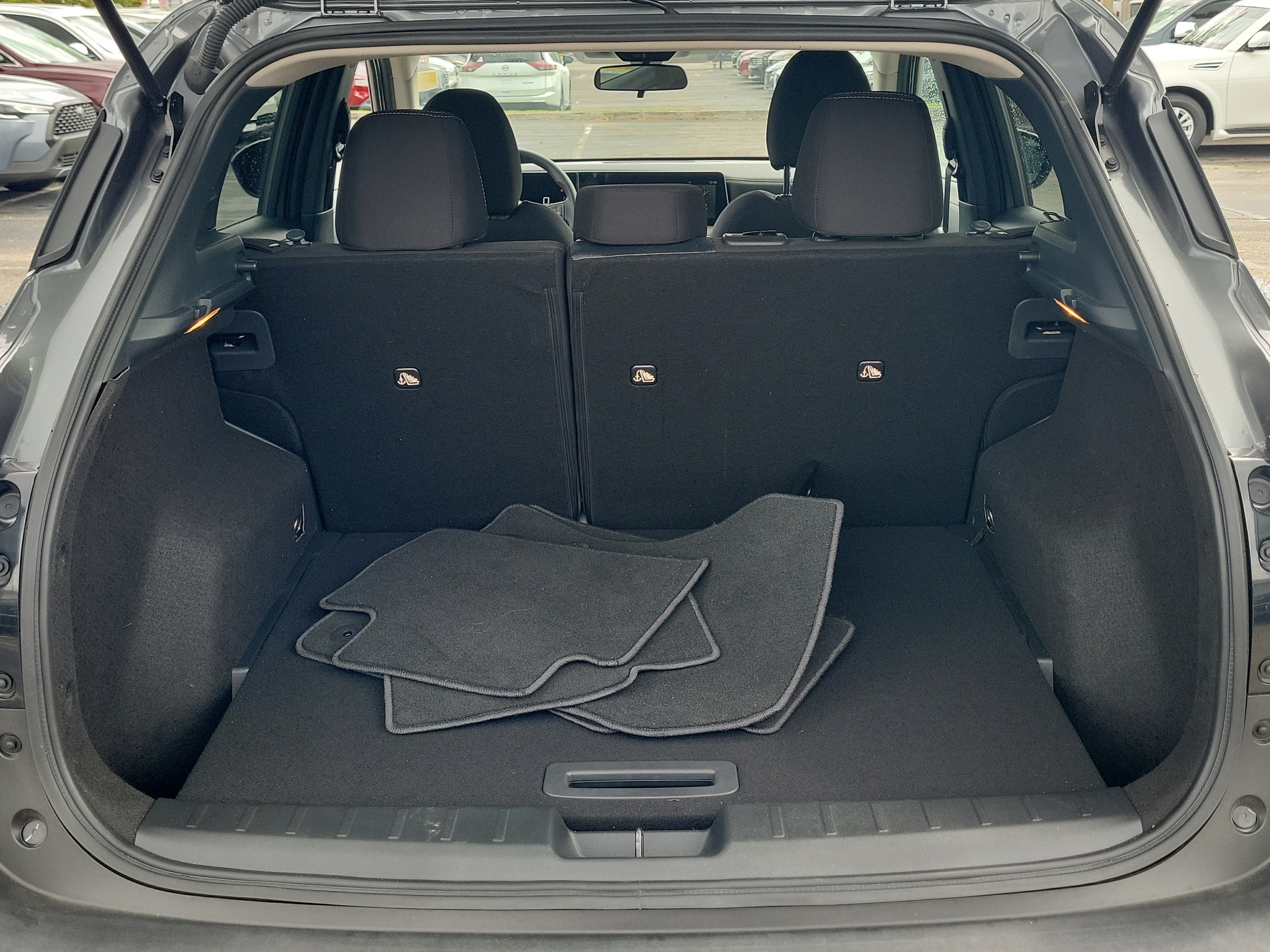 Certified 2025 Nissan Kicks SV FWD image 6