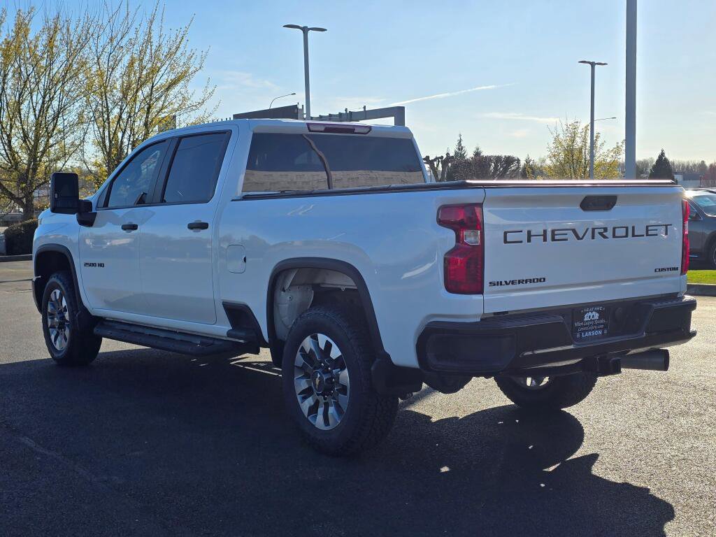 Used 2024 Chevrolet Silverado 2500 Custom w/ Custom Value Package image 6