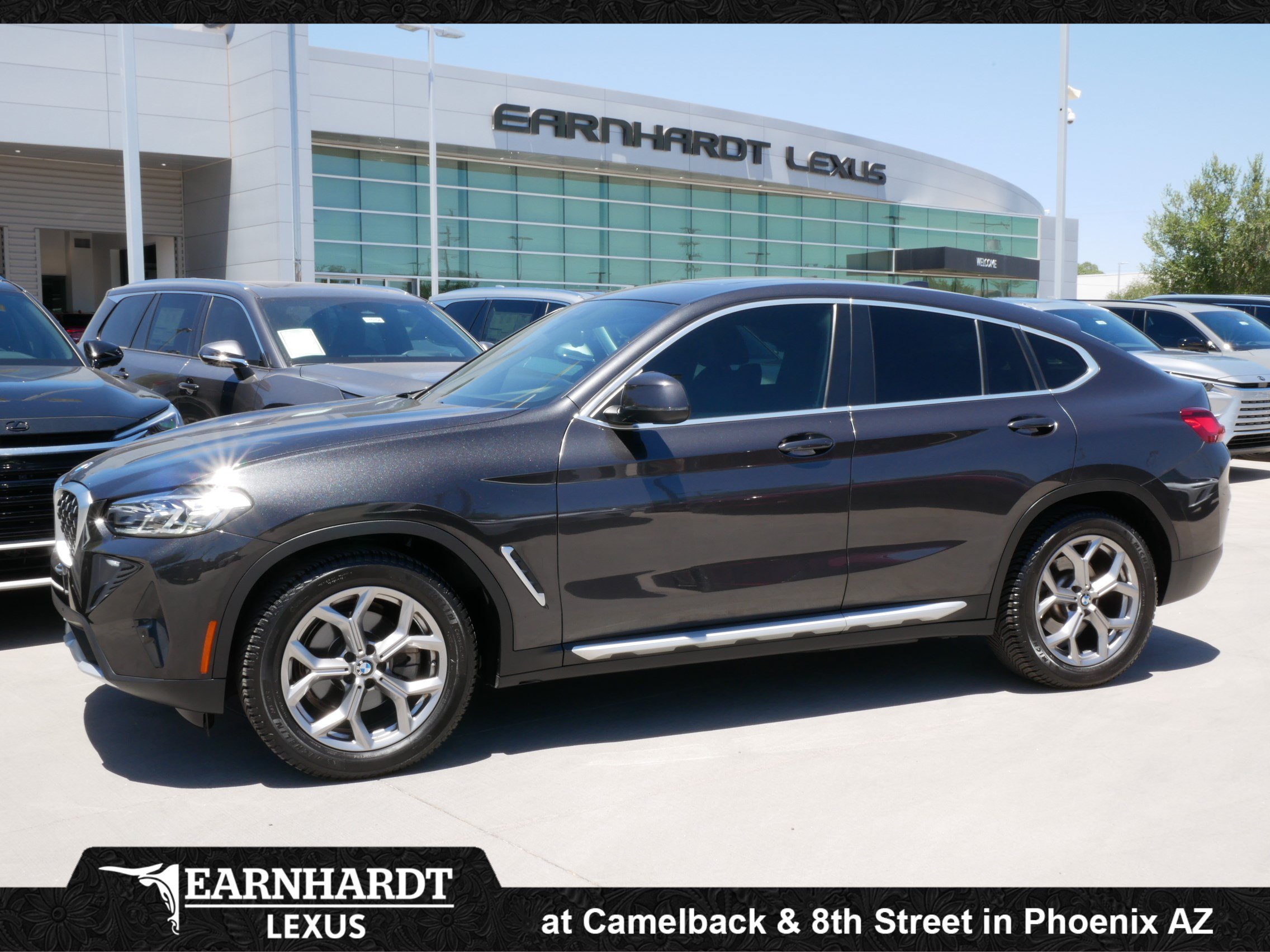 Used 2022 BMW X4 xDrive30i AWD/4WD image 1
