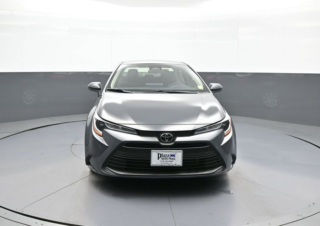 Used 2023 Toyota Corolla LE FWD image 2