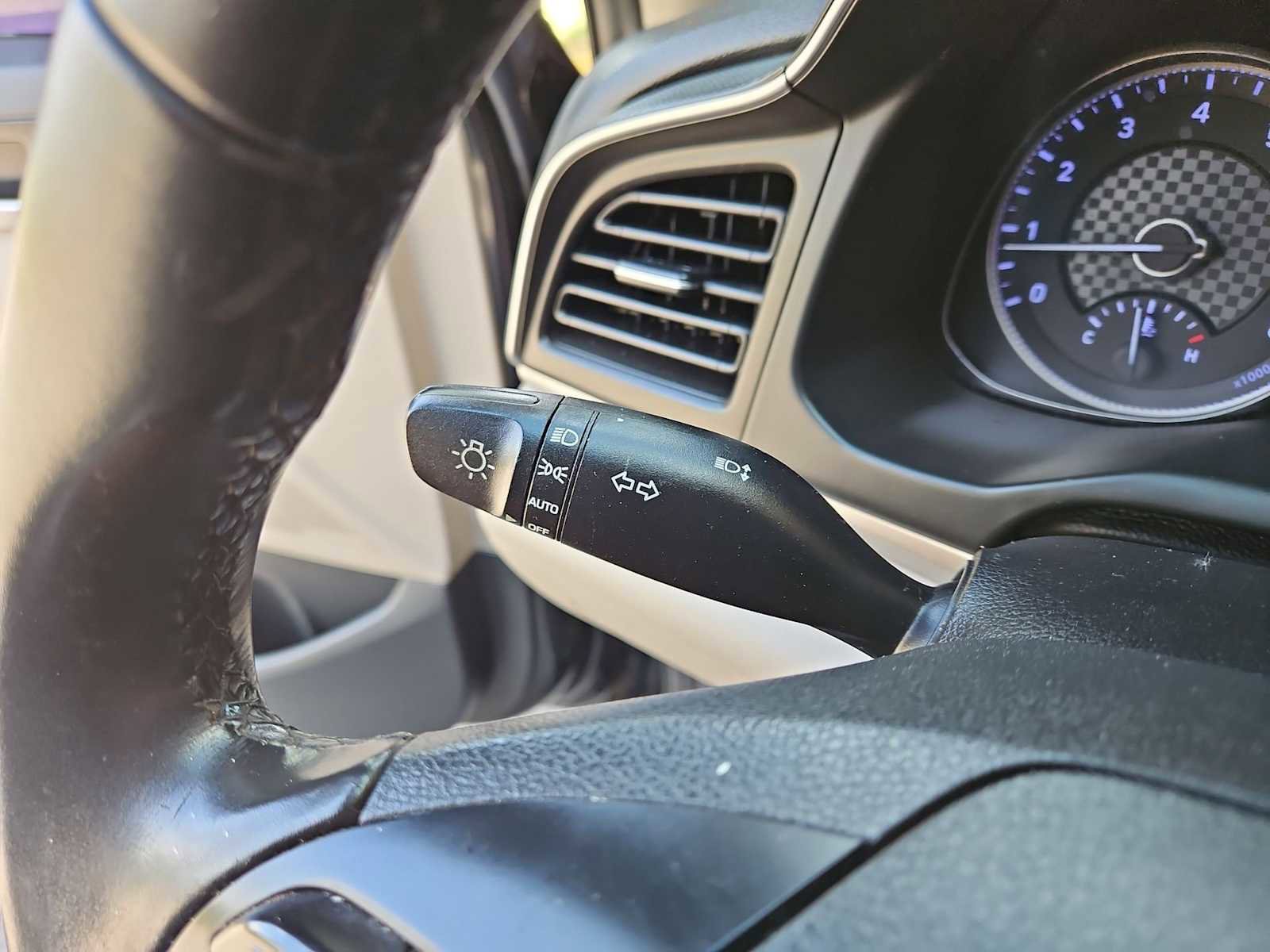 Used 2019 Hyundai Elantra Value Edition image 27