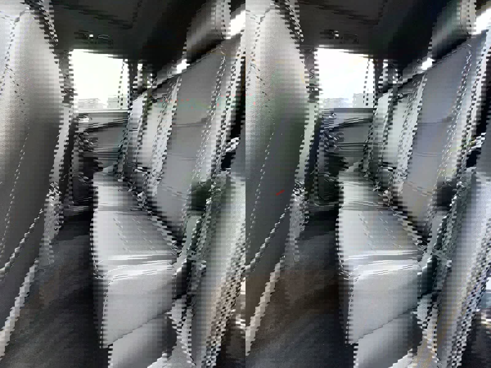 Used 2019 Volkswagen Tiguan SEL Premium R-Line image 19