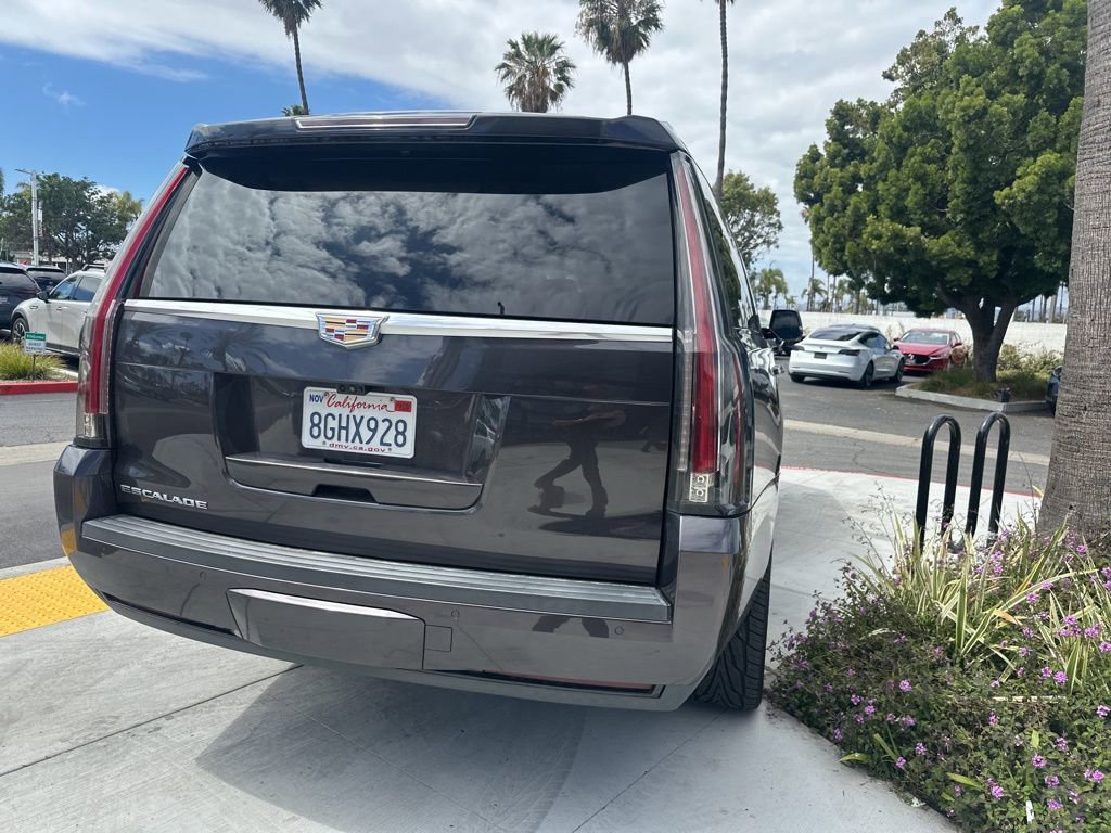 Used 2018 Cadillac Escalade ESV Premium Luxury image 18