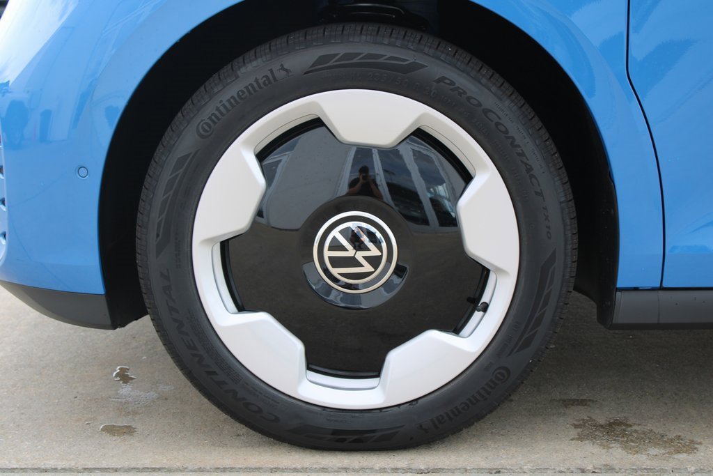 New 2025 Volkswagen ID. Buzz Pro S image 21