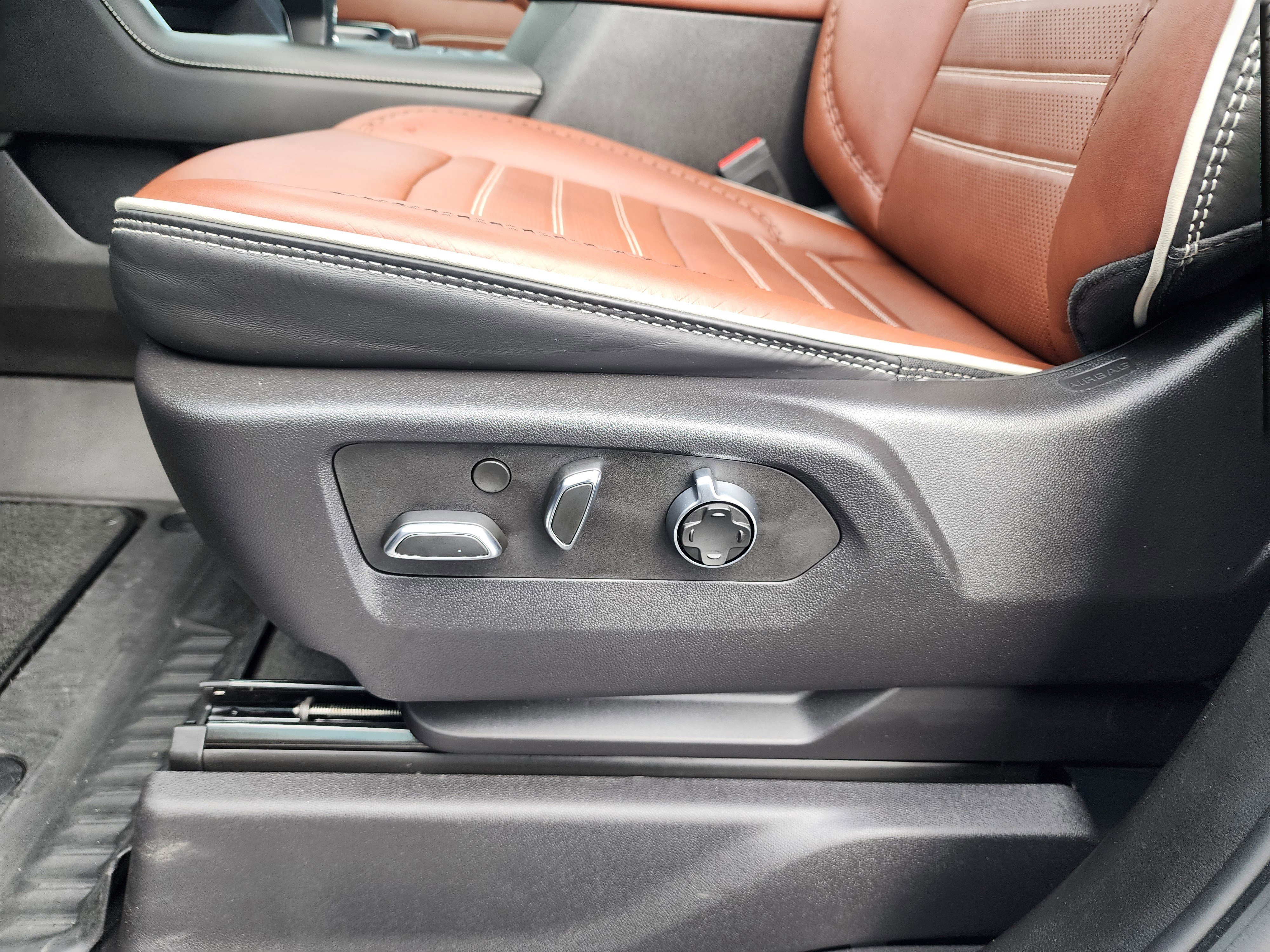 Used 2024 GMC Sierra 1500 Denali Ultimate image 26