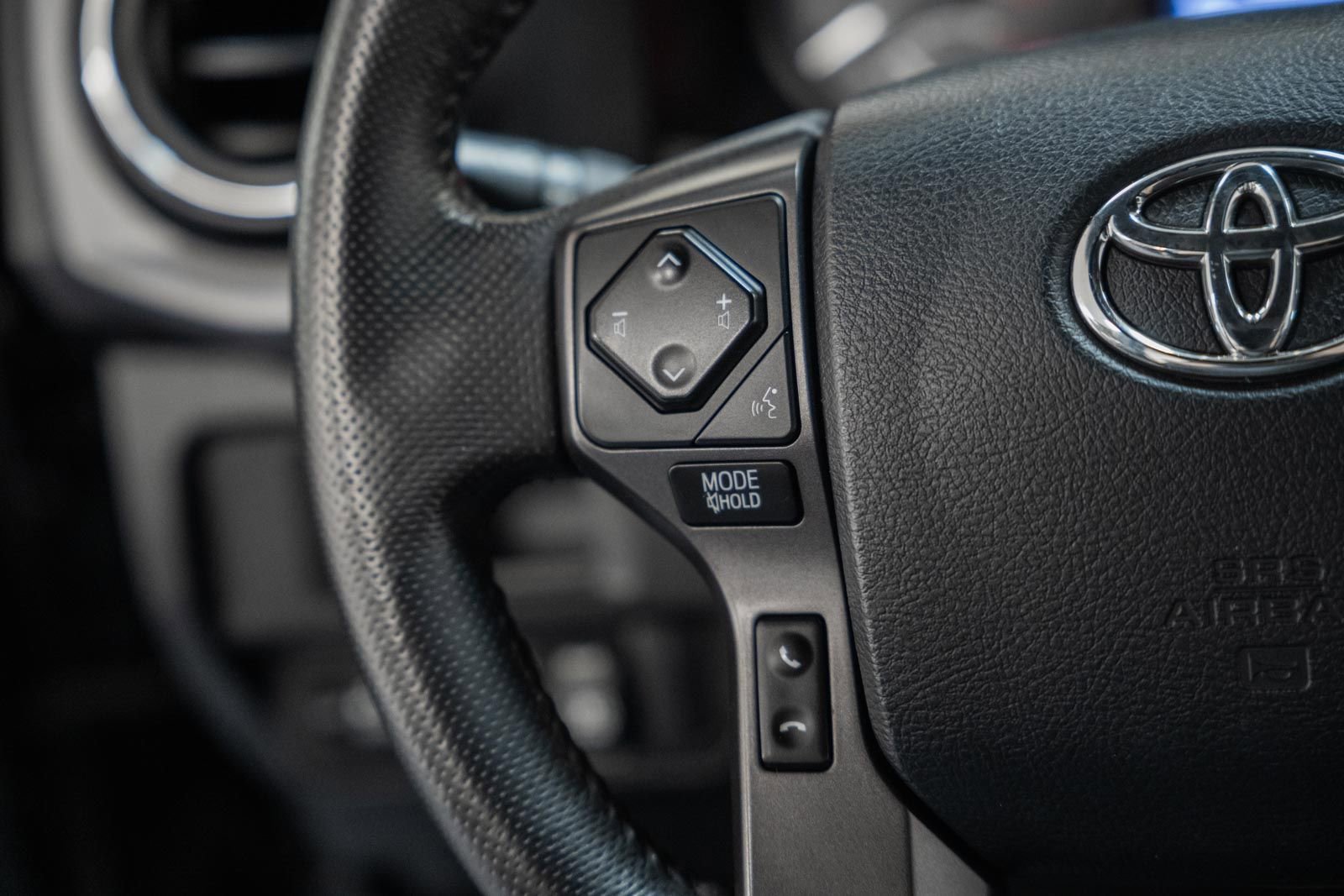 Used 2017 Toyota Tacoma TRD Off-Road w/ Tow Package (A/T) image 37