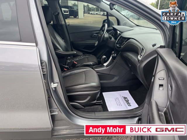Used 2020 Chevrolet Trax LT w/ LT Convenience Package FWD image 41