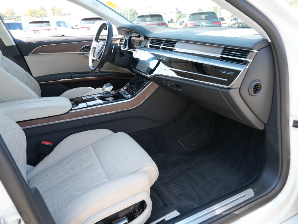 Used 2024 Audi A8 L 3.0T AWD/4WD image 18