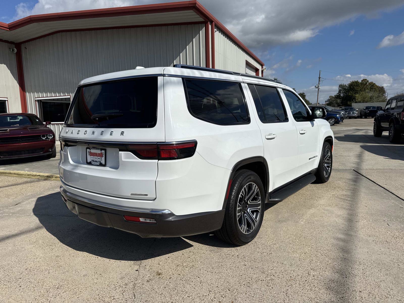 Used 2022 Jeep Wagoneer Series III image 7