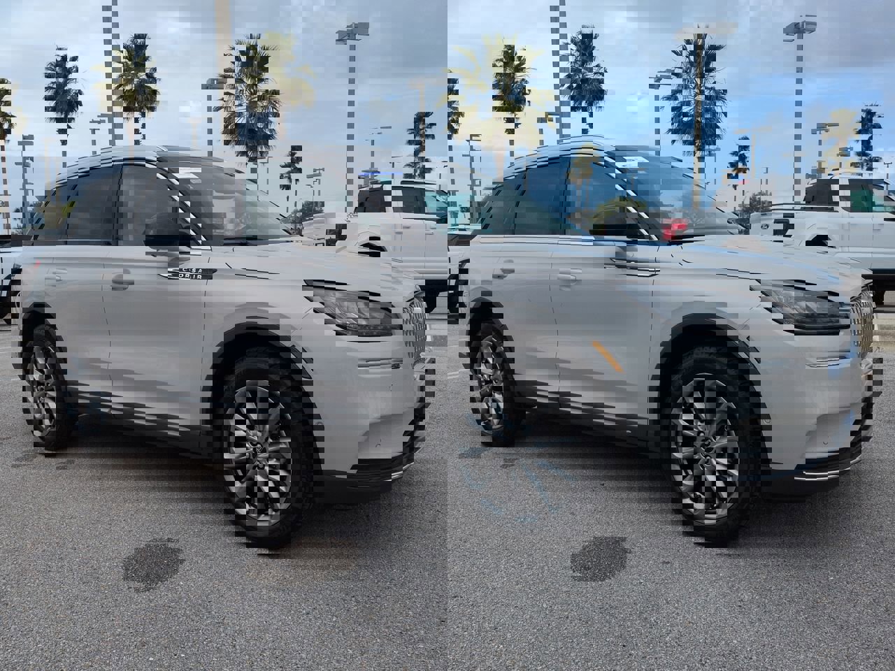 Used 2020 Lincoln Corsair AWD image 2