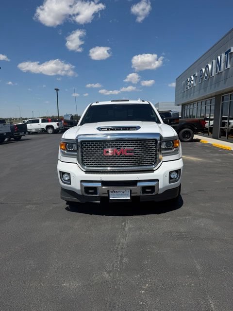 Used 2017 GMC Sierra 2500 Denali w/ Duramax Plus Package AWD/4WD image 3