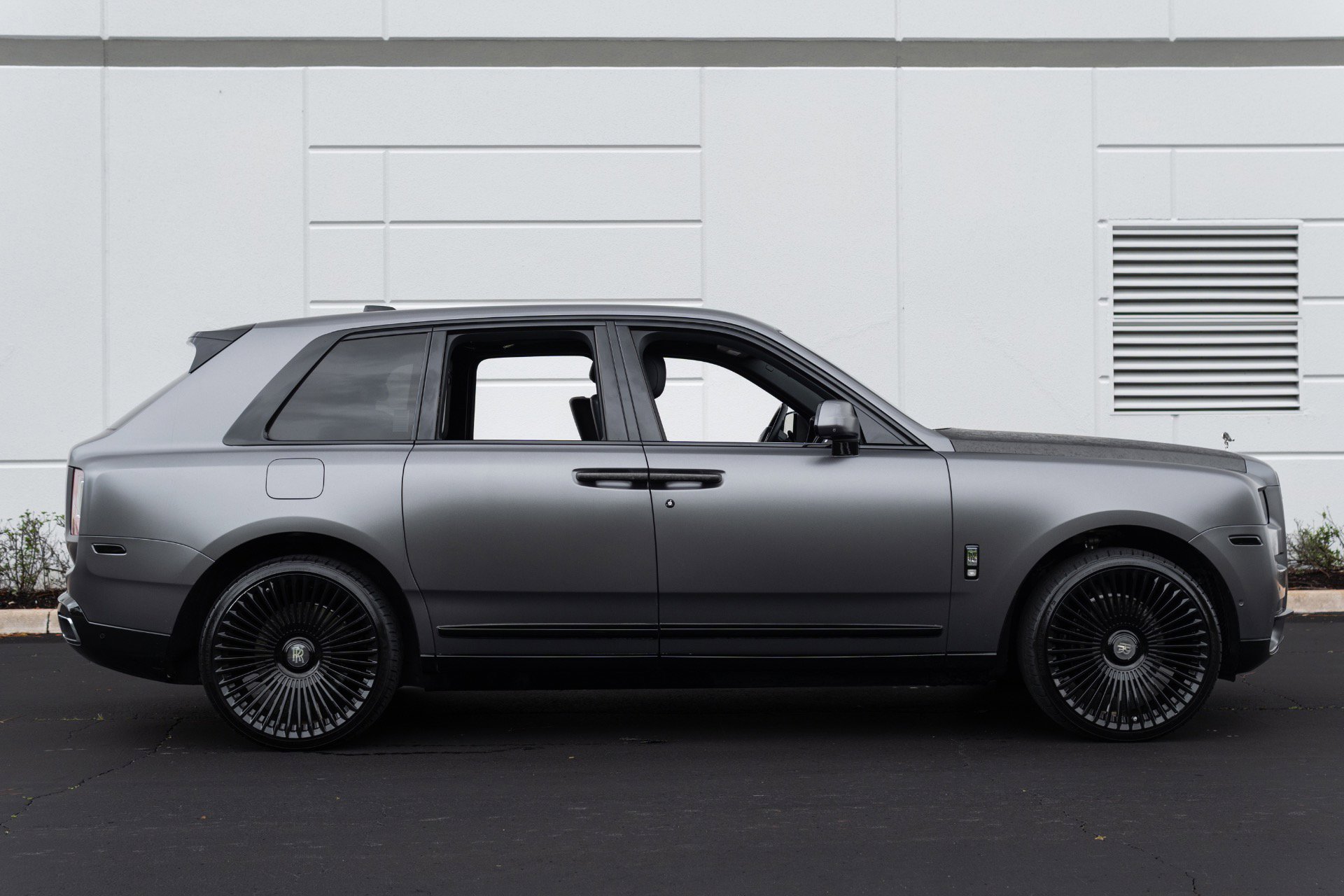 Used 2020 Rolls-Royce Cullinan image 16