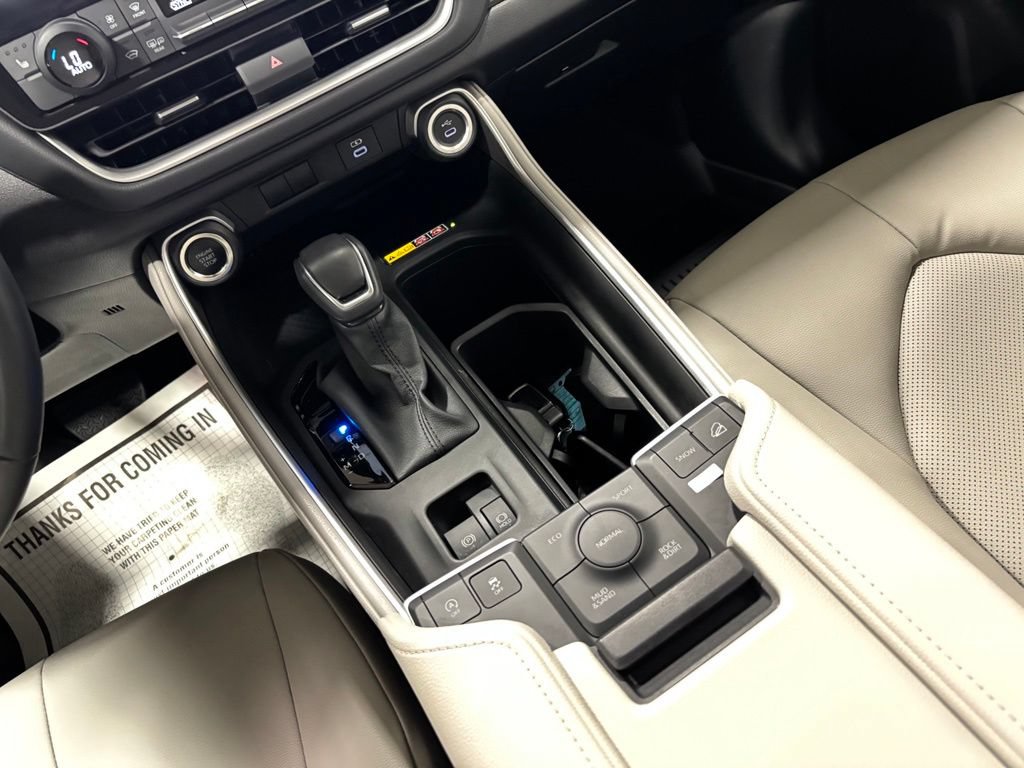 Used 2025 Toyota Grand Highlander AWD image 40