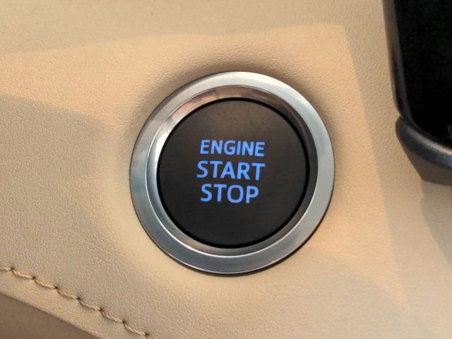 Used 2021 Toyota Highlander Limited image 29