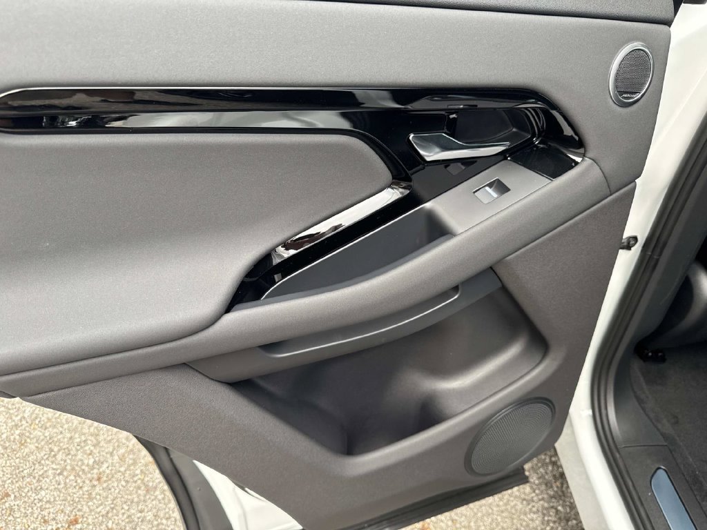 New 2026 Land Rover Range Rover Evoque S AWD/4WD image 12