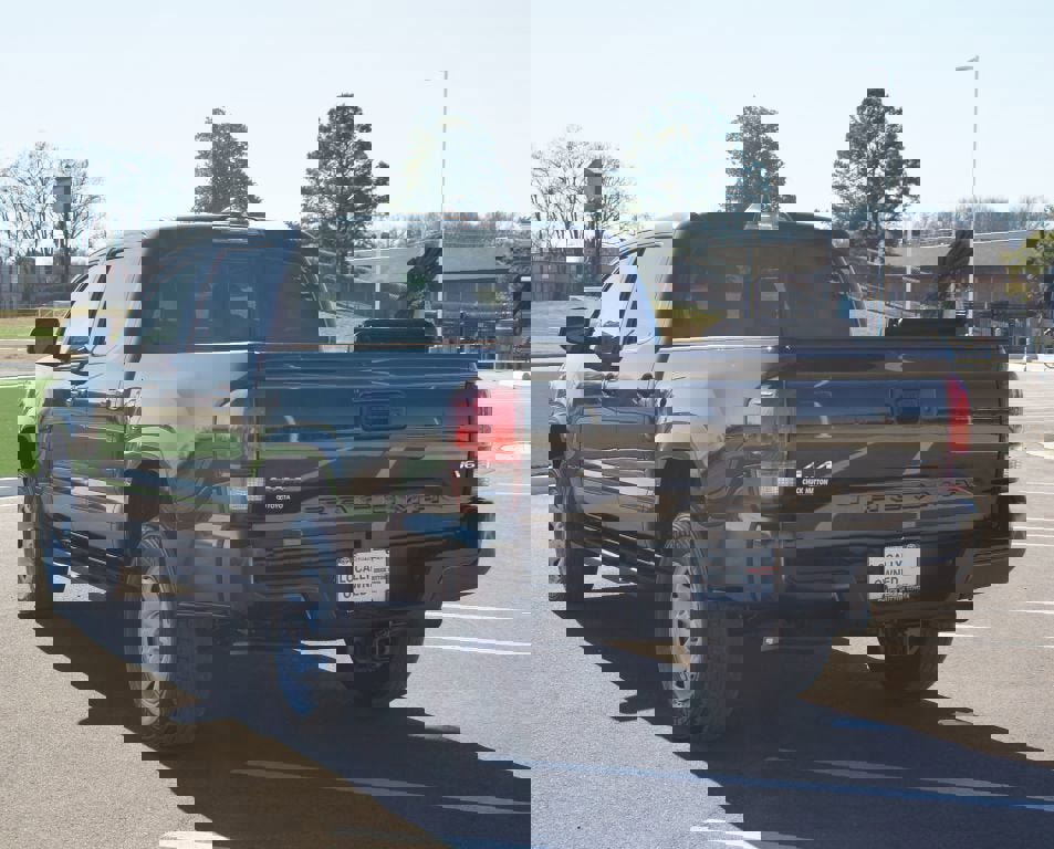 Used 2023 Toyota Tacoma SR image 14