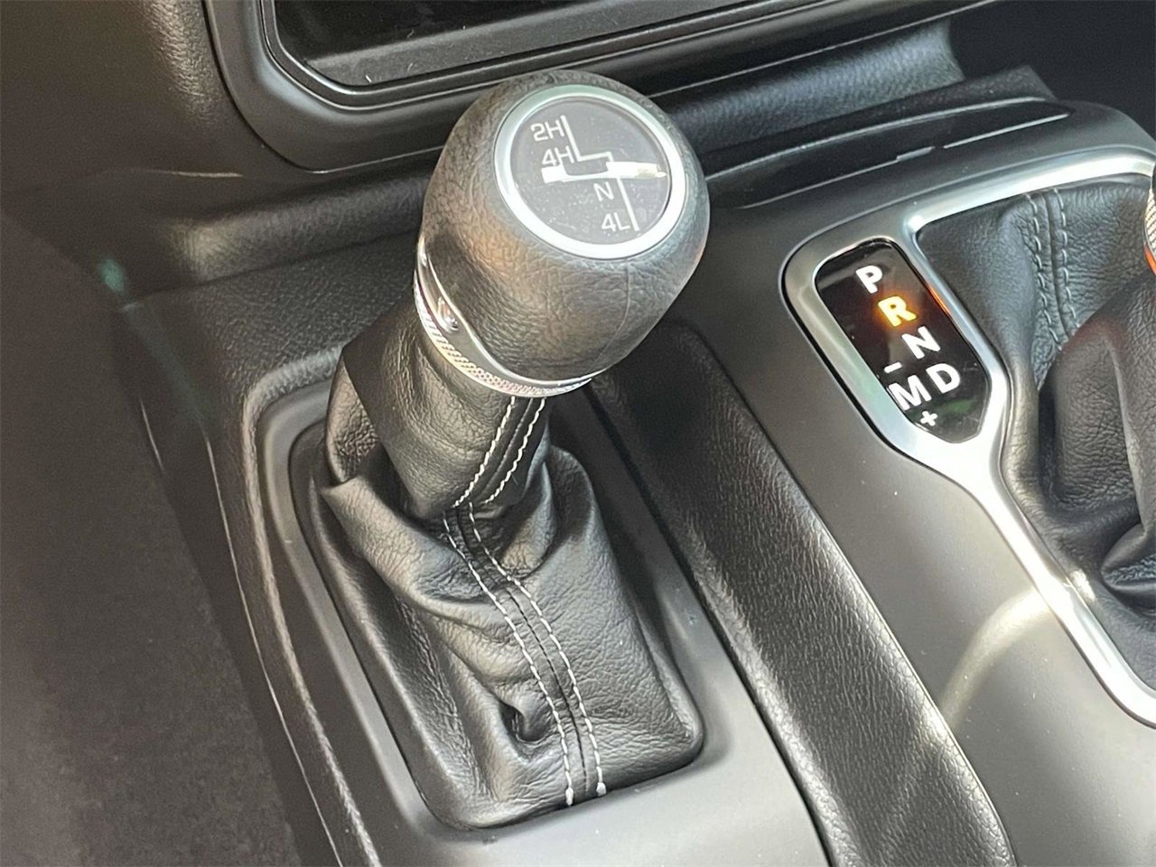 New 2025 Jeep Gladiator Sport image 21