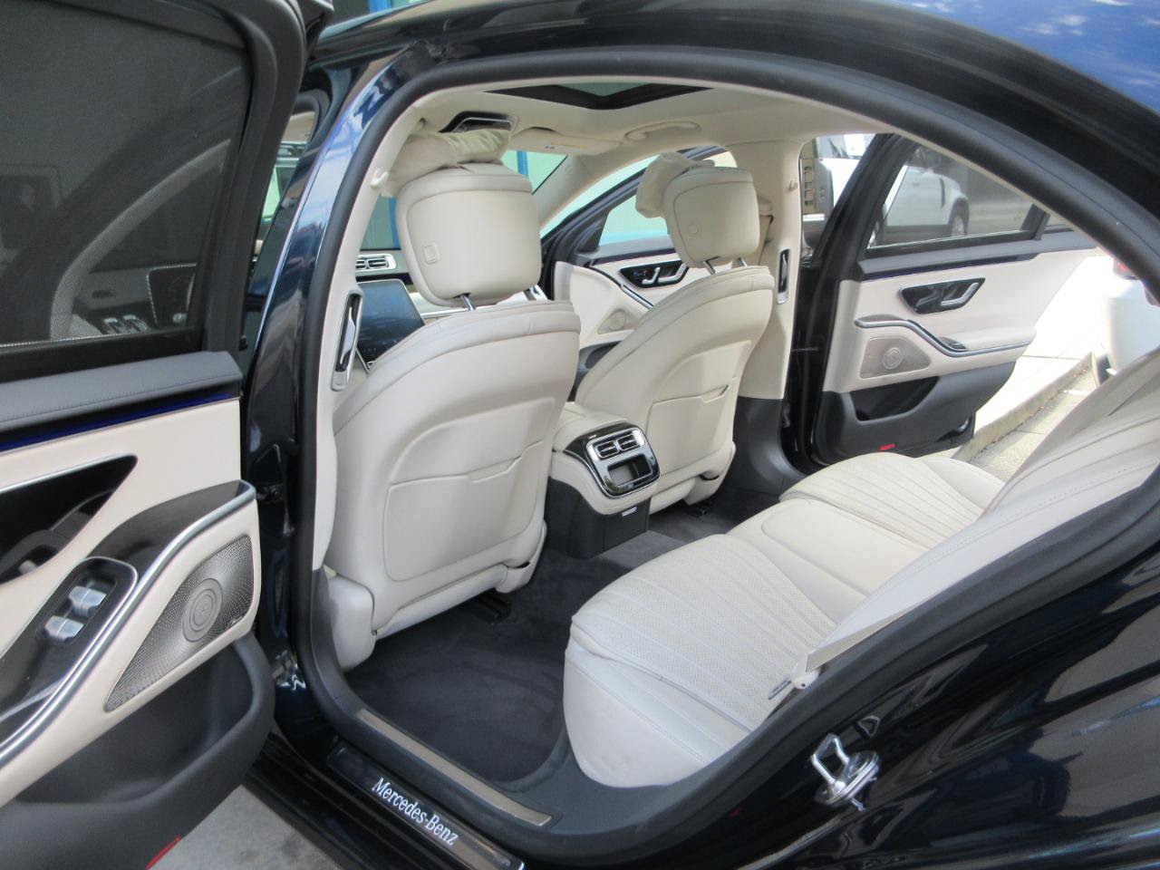 Used 2022 Mercedes-Benz S 580 4MATIC Sedan image 33