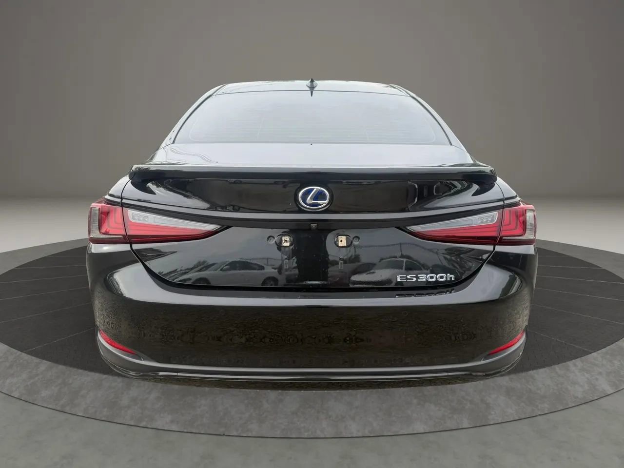 Used 2020 Lexus ES 300h w/ Accessory Package FWD image 6