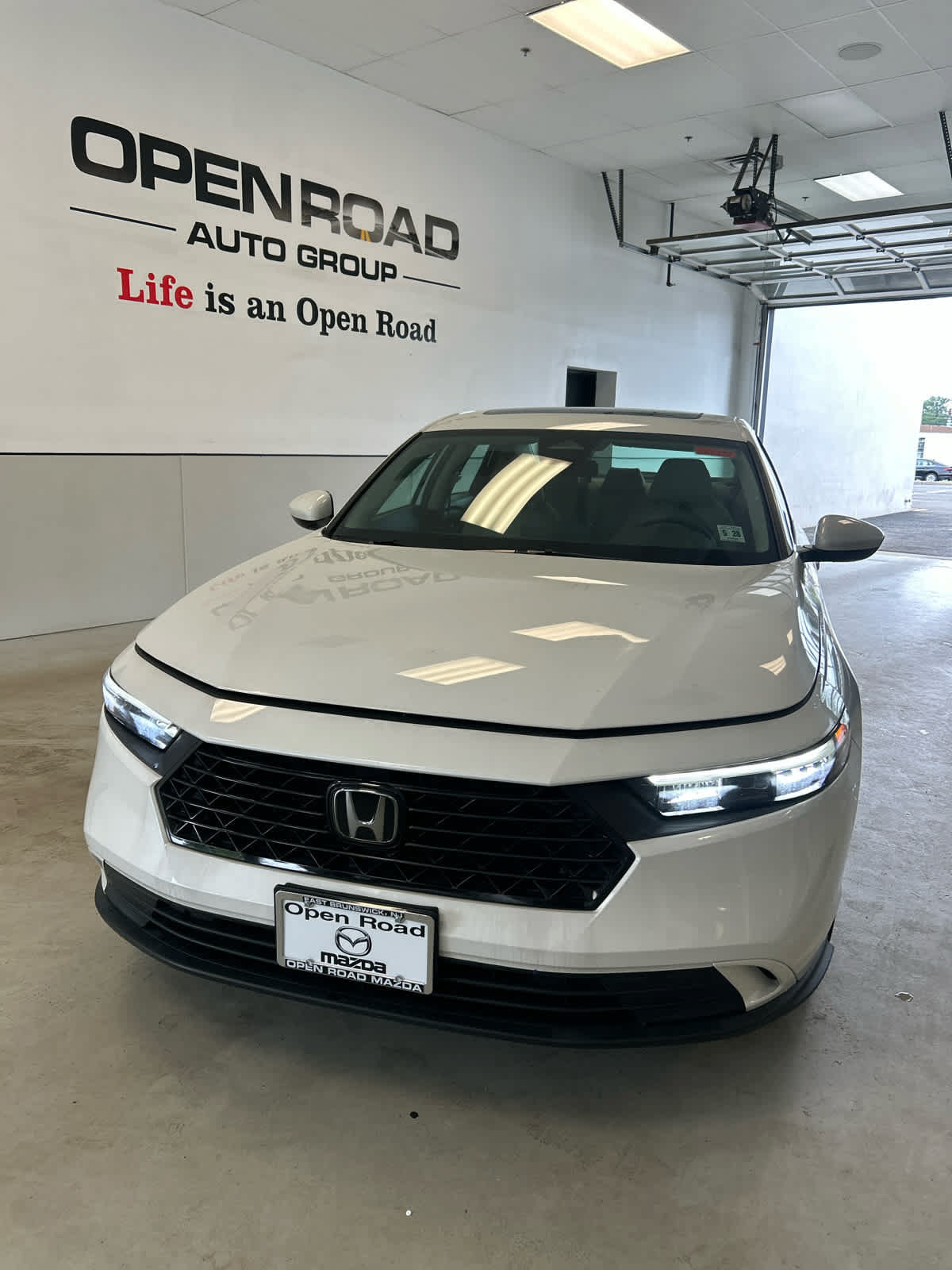 Used 2023 Honda Accord EX image 1