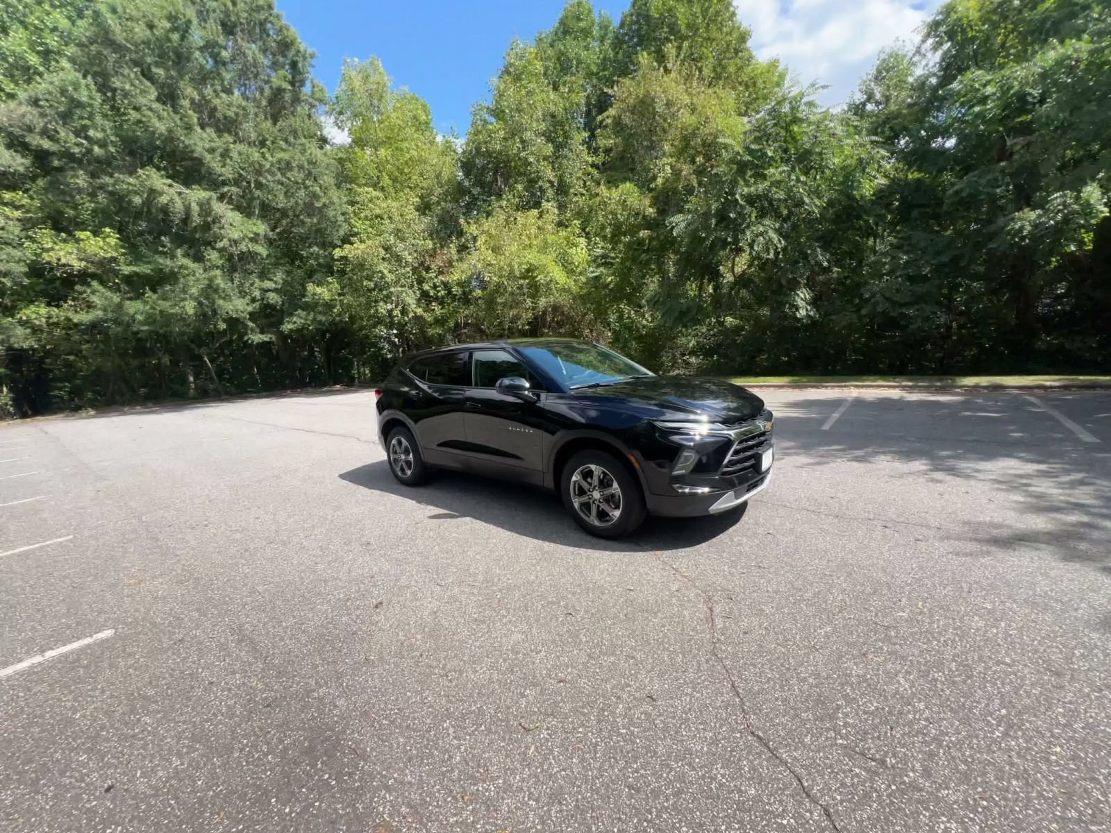 Used 2026 Chevrolet Blazer LT AWD/4WD image 2