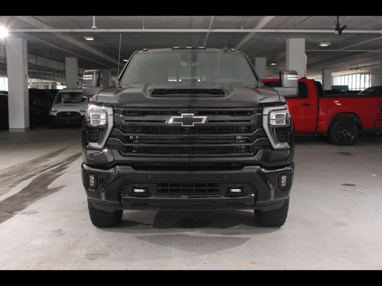 Used 2025 Chevrolet Silverado 2500 High Country w/ High Country Premium Package AWD/4WD image 8