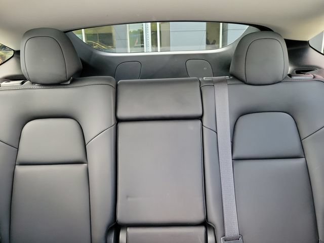 Used 2025 Tesla Model Y Long Range RWD image 30