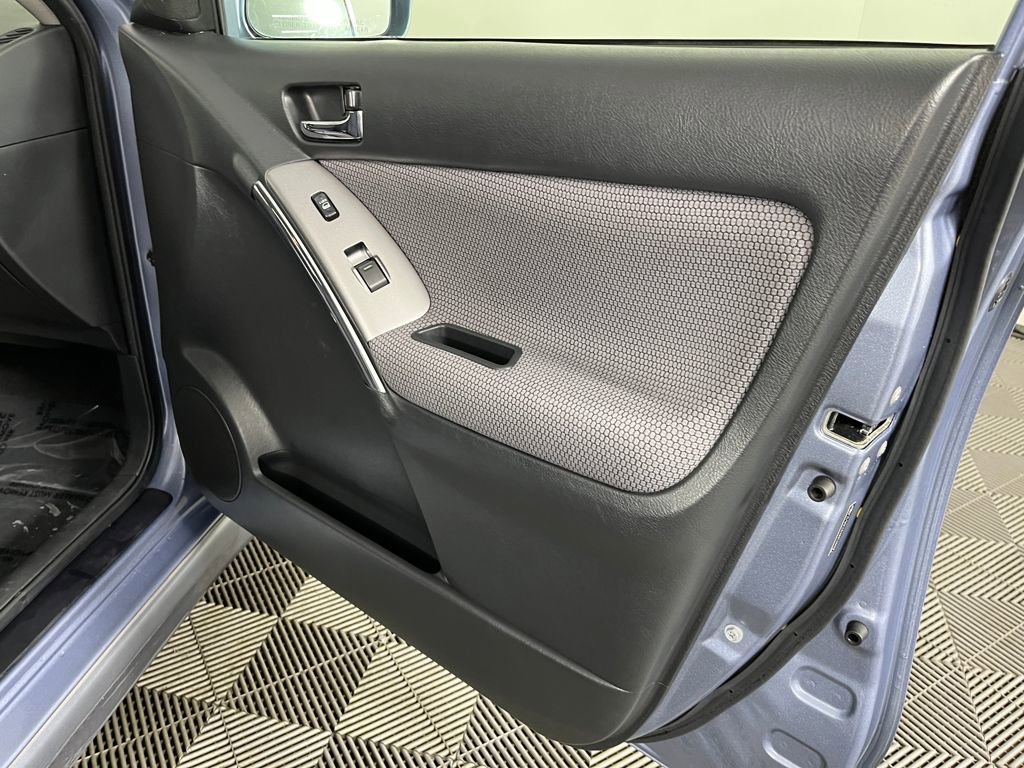 Used 2006 Toyota Matrix image 16