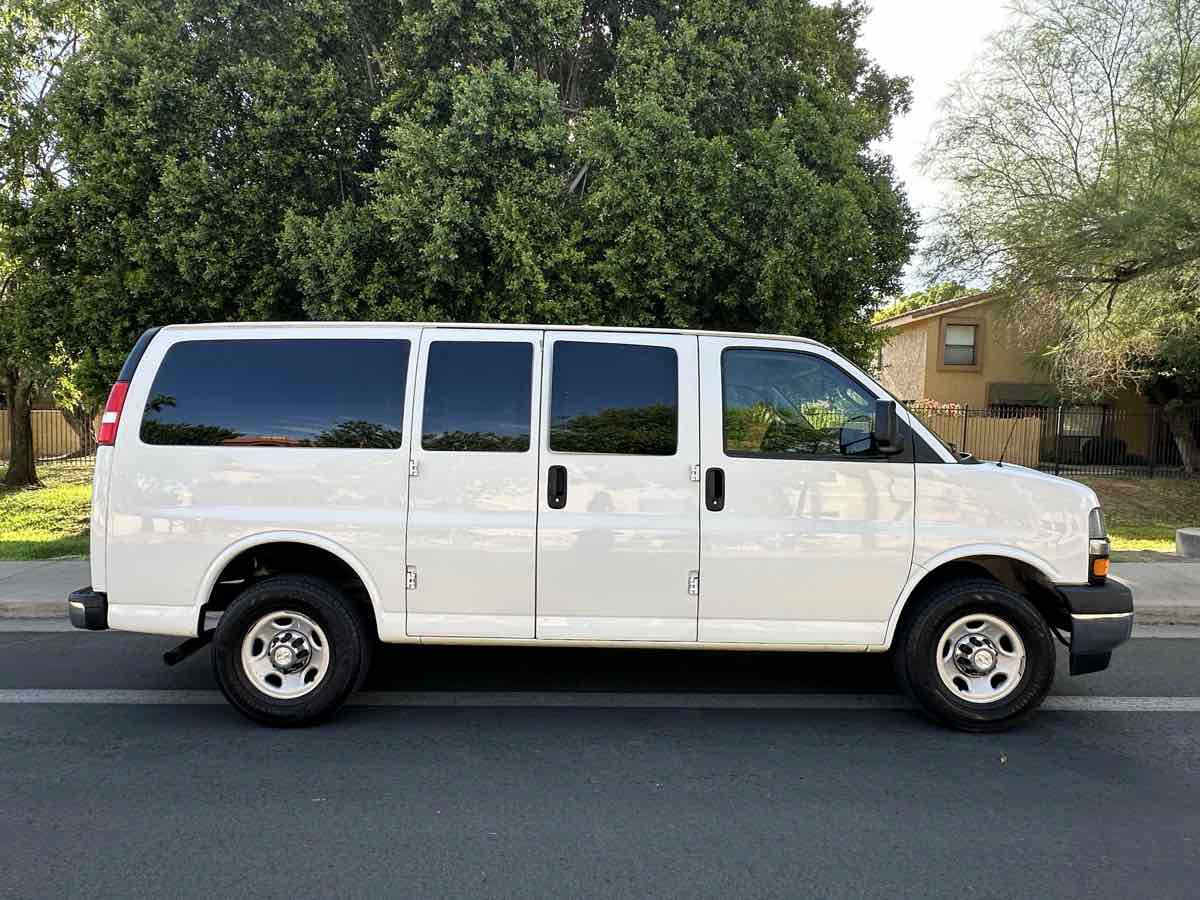 Used 2018 Chevrolet Express 3500 LT w/ LT Preferred Equipment Group RWD image 9