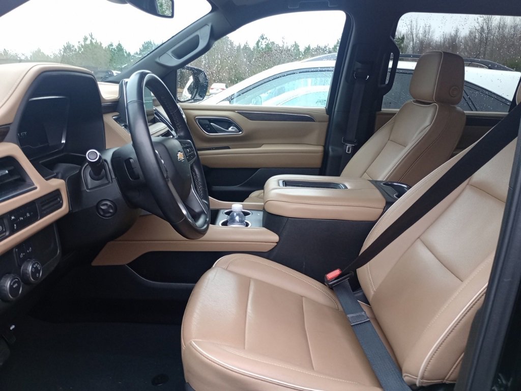 Used 2024 Chevrolet Suburban Premier image 11