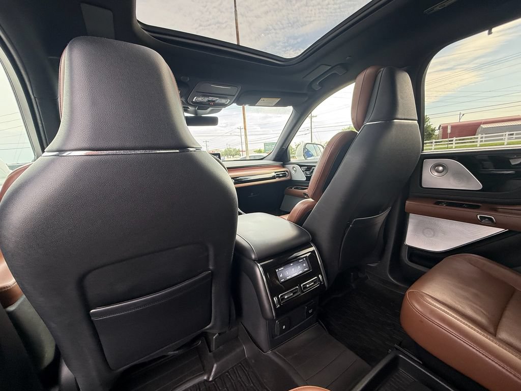 Used 2021 Lincoln Aviator Reserve w/ Equipment Group 208A AWD/4WD image 20