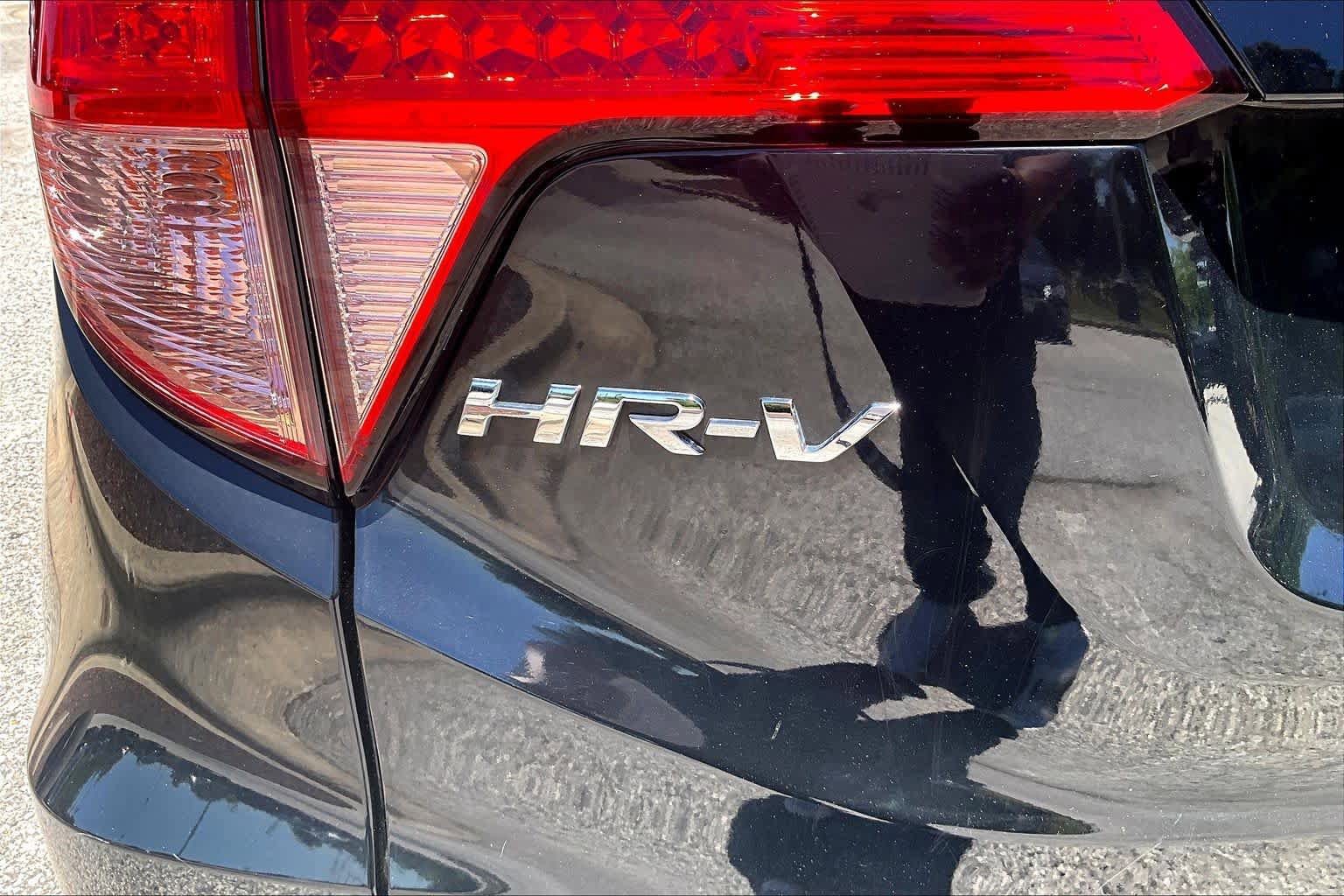 Used 2018 Honda HR-V EX-L image 10