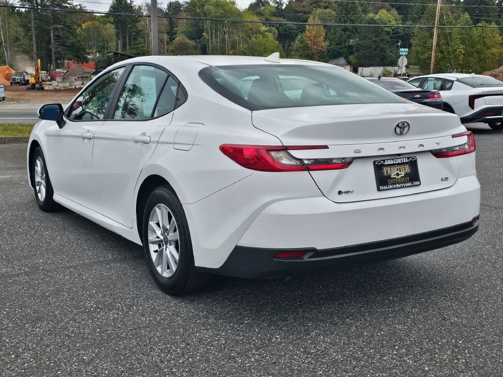 Used 2025 Toyota Camry LE FWD image 5