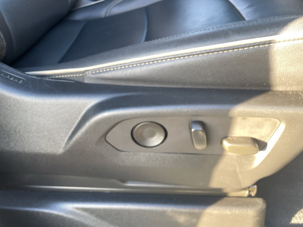 Used 2023 GMC Yukon SLT image 69