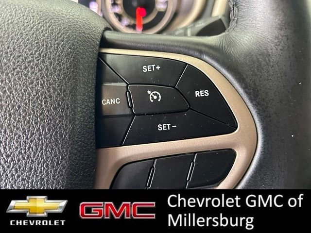Used 2018 Jeep Cherokee Latitude w/ Altitude Package AWD/4WD image 18