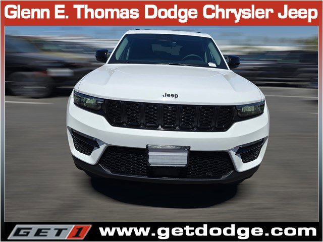 Certified 2023 Jeep Grand Cherokee Limited w/ Luxury Tech Group II image 2