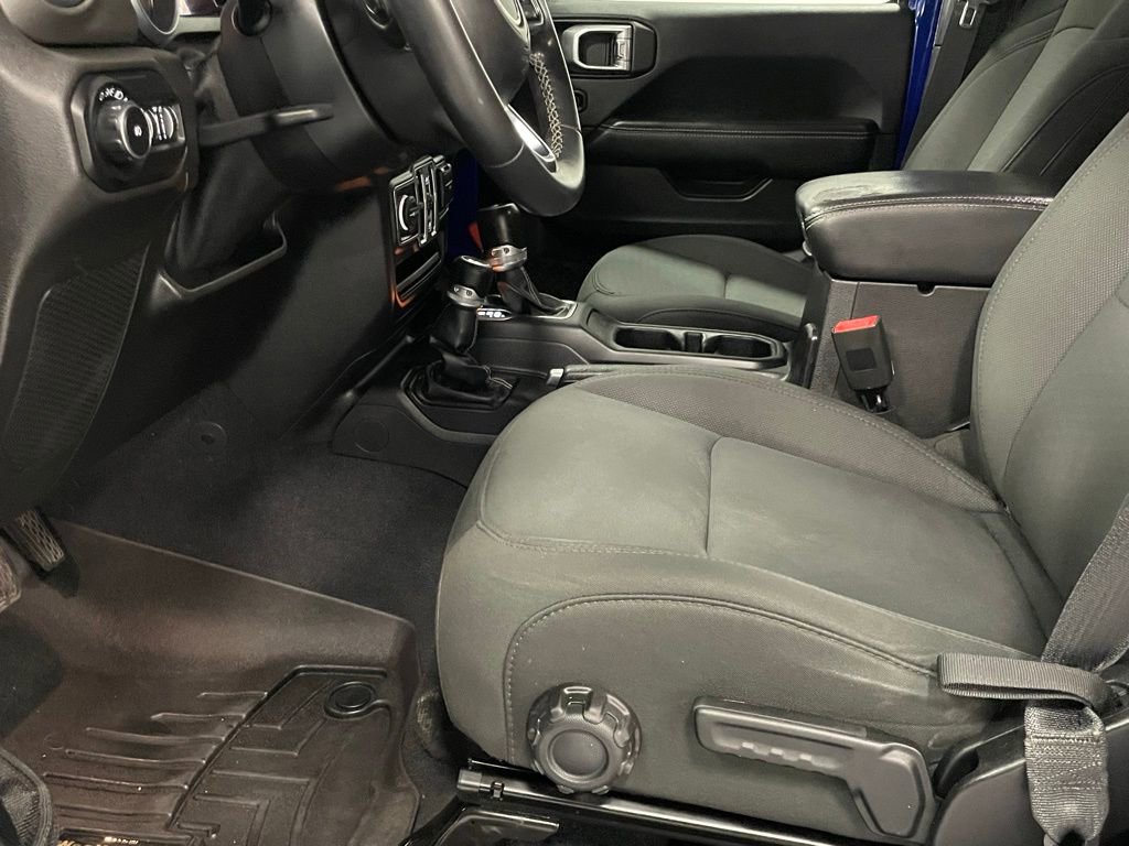 Used 2018 Jeep Wrangler Unlimited Sahara image 10