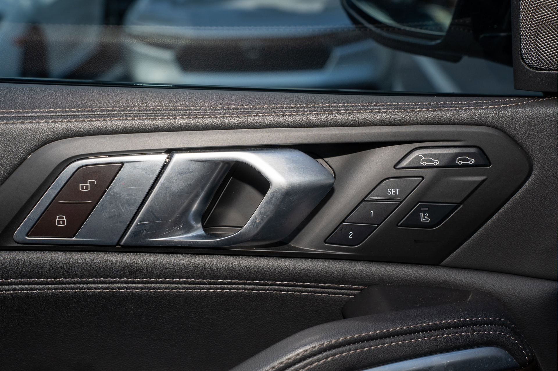 Used 2024 BMW X6 xDrive40i w/ Premium Package image 28