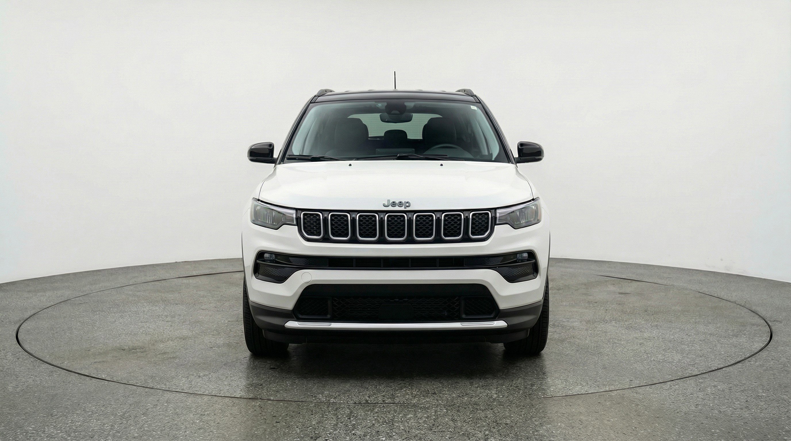 Used 2025 Jeep Compass Limited AWD/4WD image 2