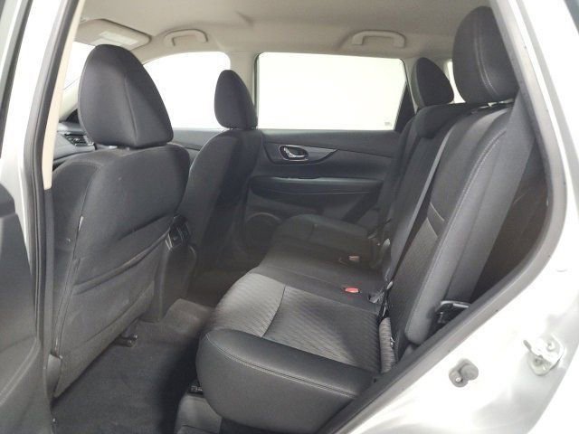 Used 2020 Nissan Rogue SV image 18